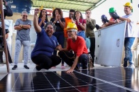 ONG de mulheres AMAC instala energia solar em Duque de Caxias